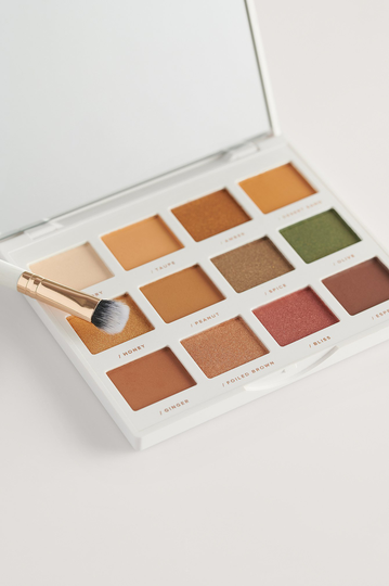 BTY by NA-KD Gold Eyeshadow Palette - Gold
